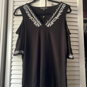 Adrianna papell NWT cold shoulder top size M